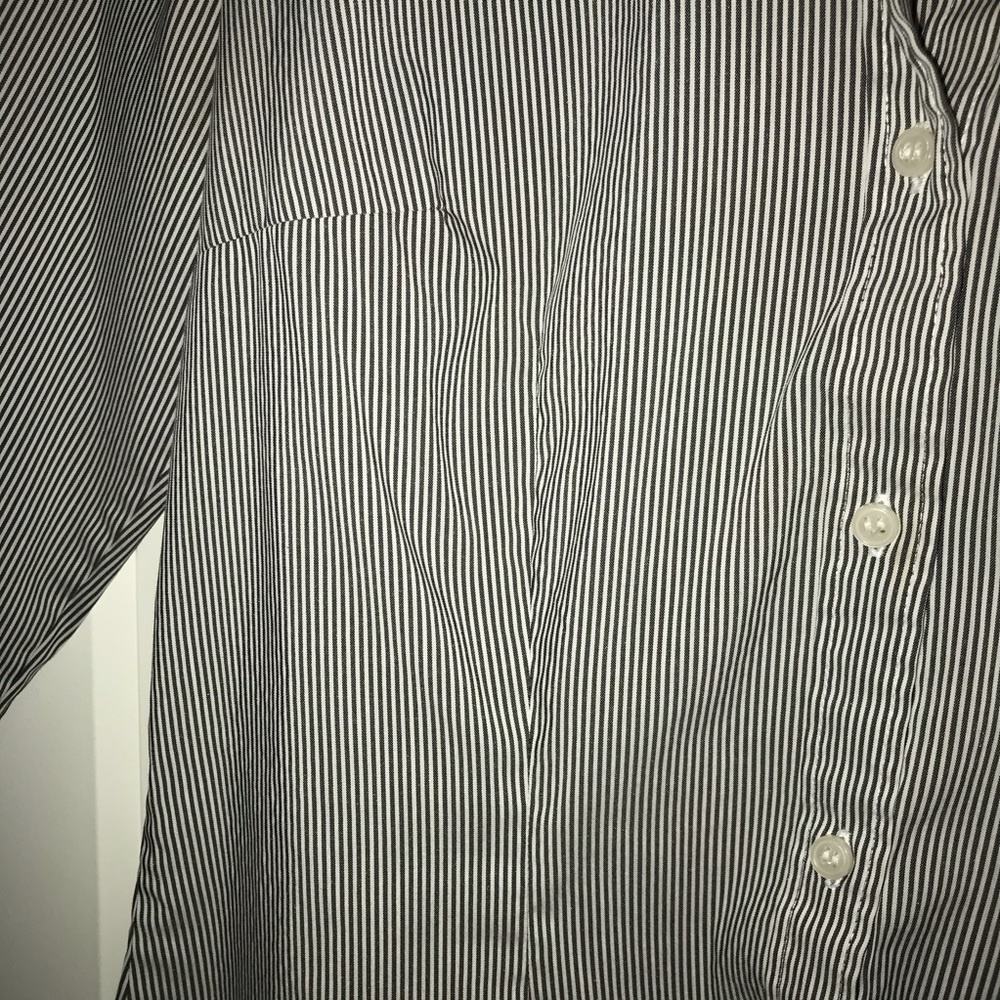 H&M pin striped button down - Picture 5 of 6
